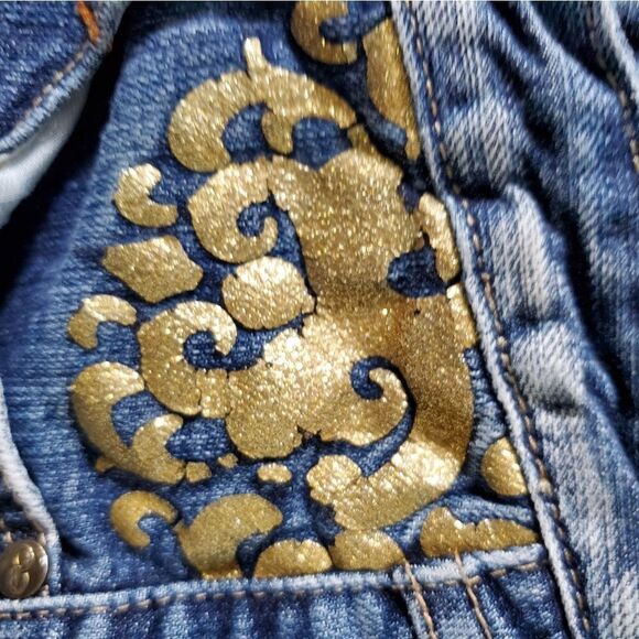 Enyce Distressed and Gold Shorts - Picture 5 of 6